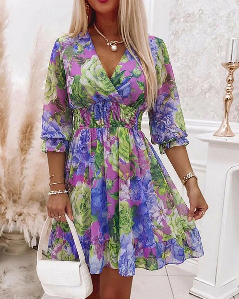 Floral Print Overlap V Neck Long Sleeve Shirred Waist Ruffle Hem Dress Casual Cinched Waist Flared Cuffs Chiffon Vacation Dress with Lining Omfort