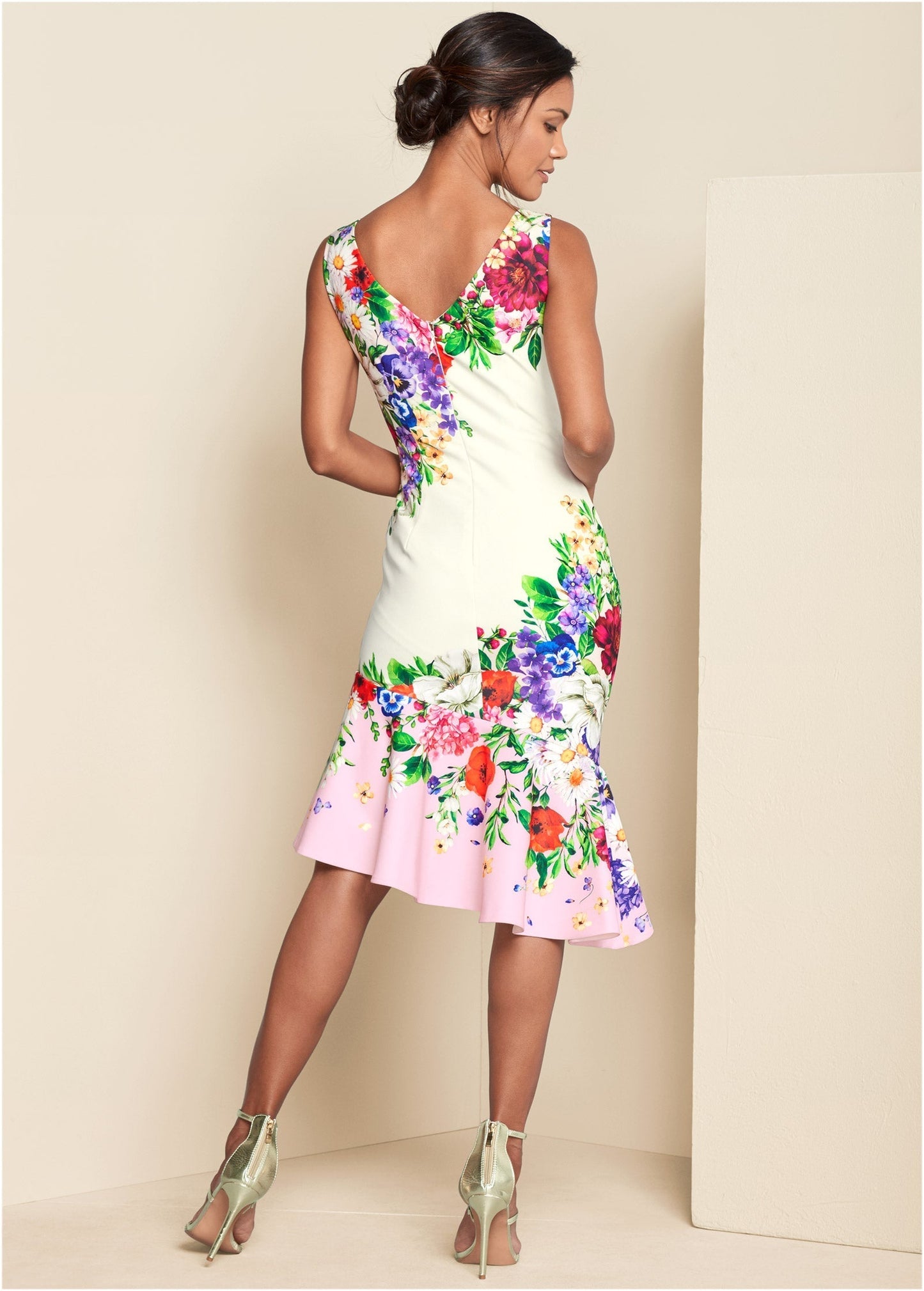 Ruffle Trim Detail Dress - White Multi OMFORT