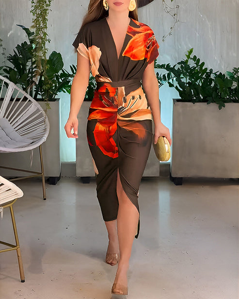 Floral Placement Print Deep V-Neck Front Slit Dress Ruched Slim Fit Vacation Dress Omfort