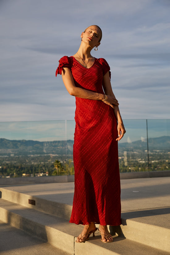 Kimmie Maxi Dress in Red-Brown OMFORT