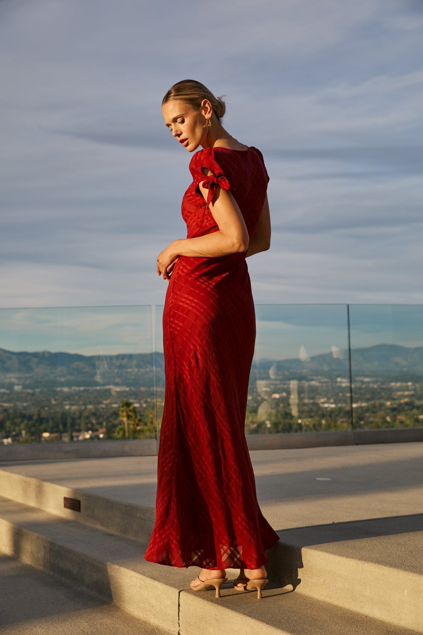 Kimmie Maxi Dress in Red-Brown OMFORT