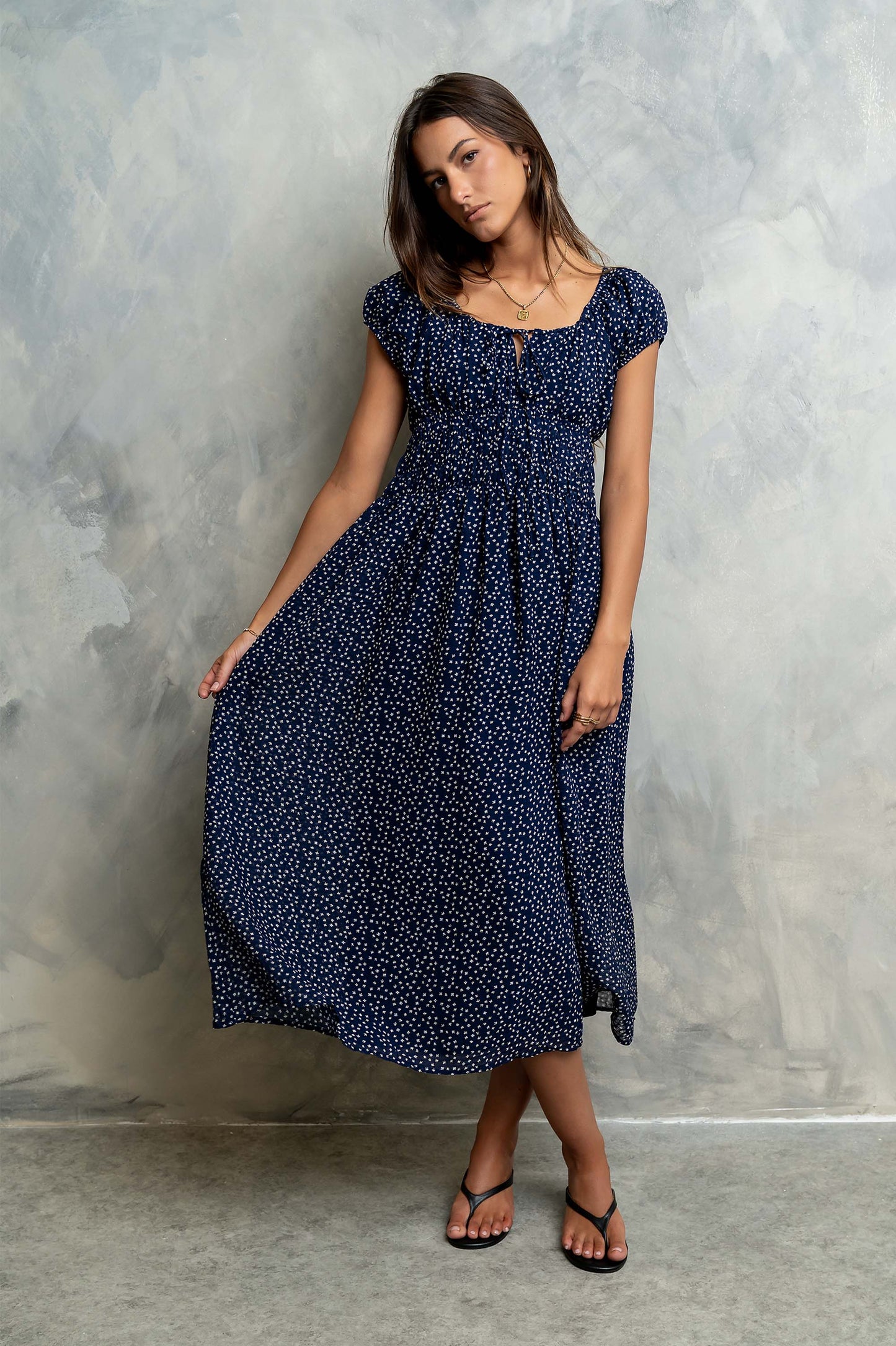 Kaelyn Floral Midi Dress in Midnight OMFORT