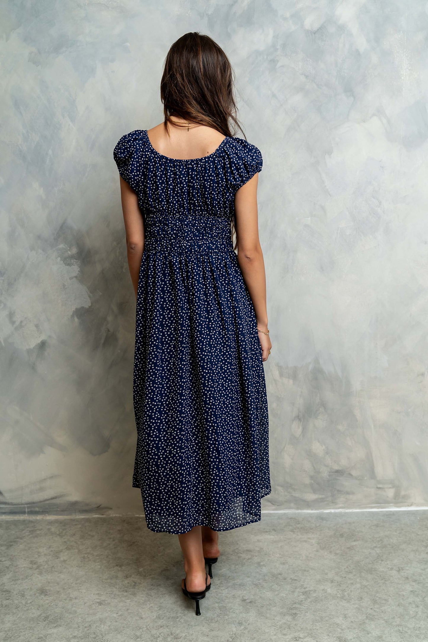 Kaelyn Floral Midi Dress in Midnight OMFORT