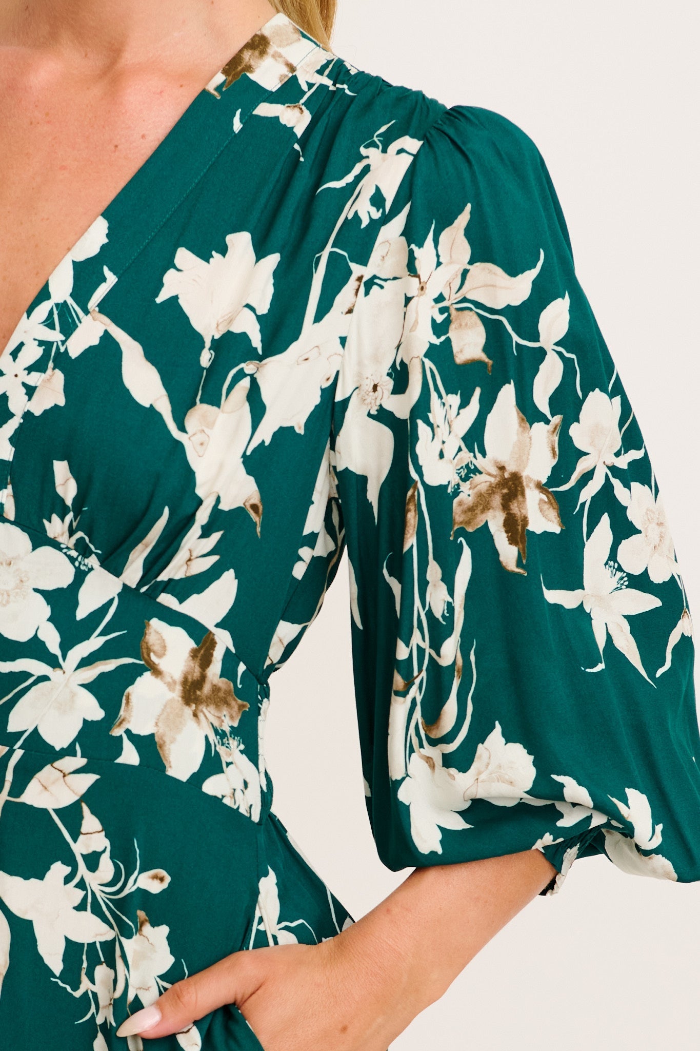 Golden Bloom Maxi Dress in Emerald Print OMFORT
