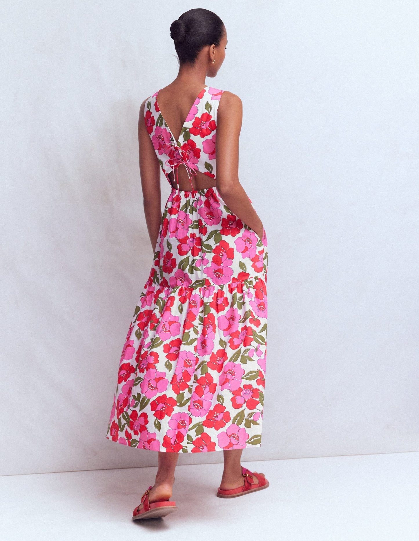 Sleeveless Poplin Dress-Pink Radiant Bloom OMFORT