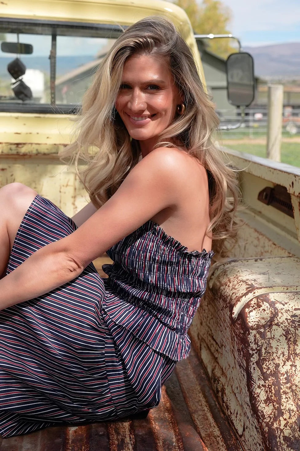 Madelyn Strapless Short Dress OMFORT