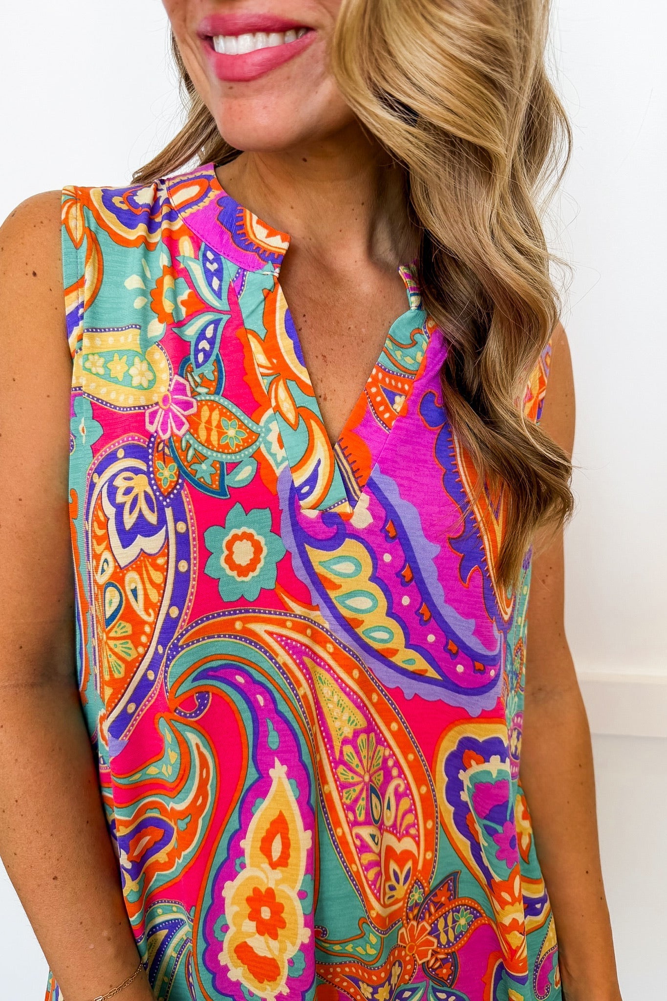 Dear Scarlett Lizzy Pocketed Dress in Multi Color Paisley OMFORT