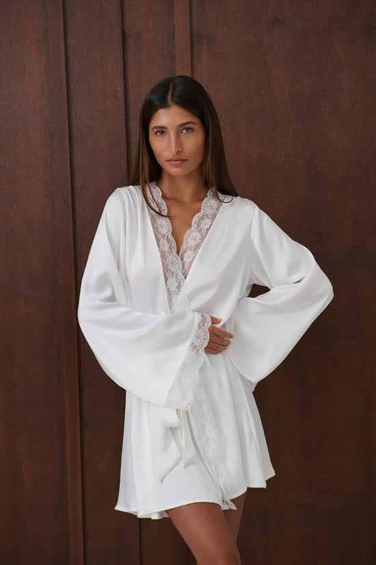 Sidney Robe Ivory OMFORT