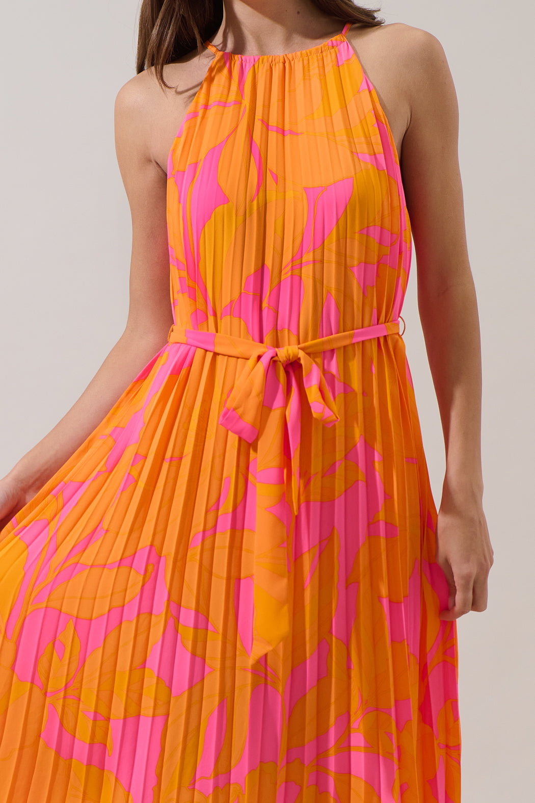Mexia Floral Maly Pleated Midi Dress OMFORT
