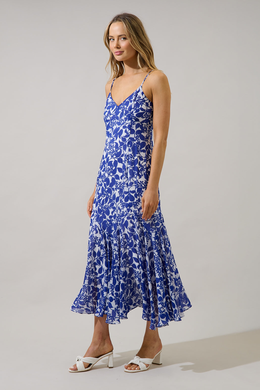 Hagny Pleated Midi Dress Kian Floral OMFORT