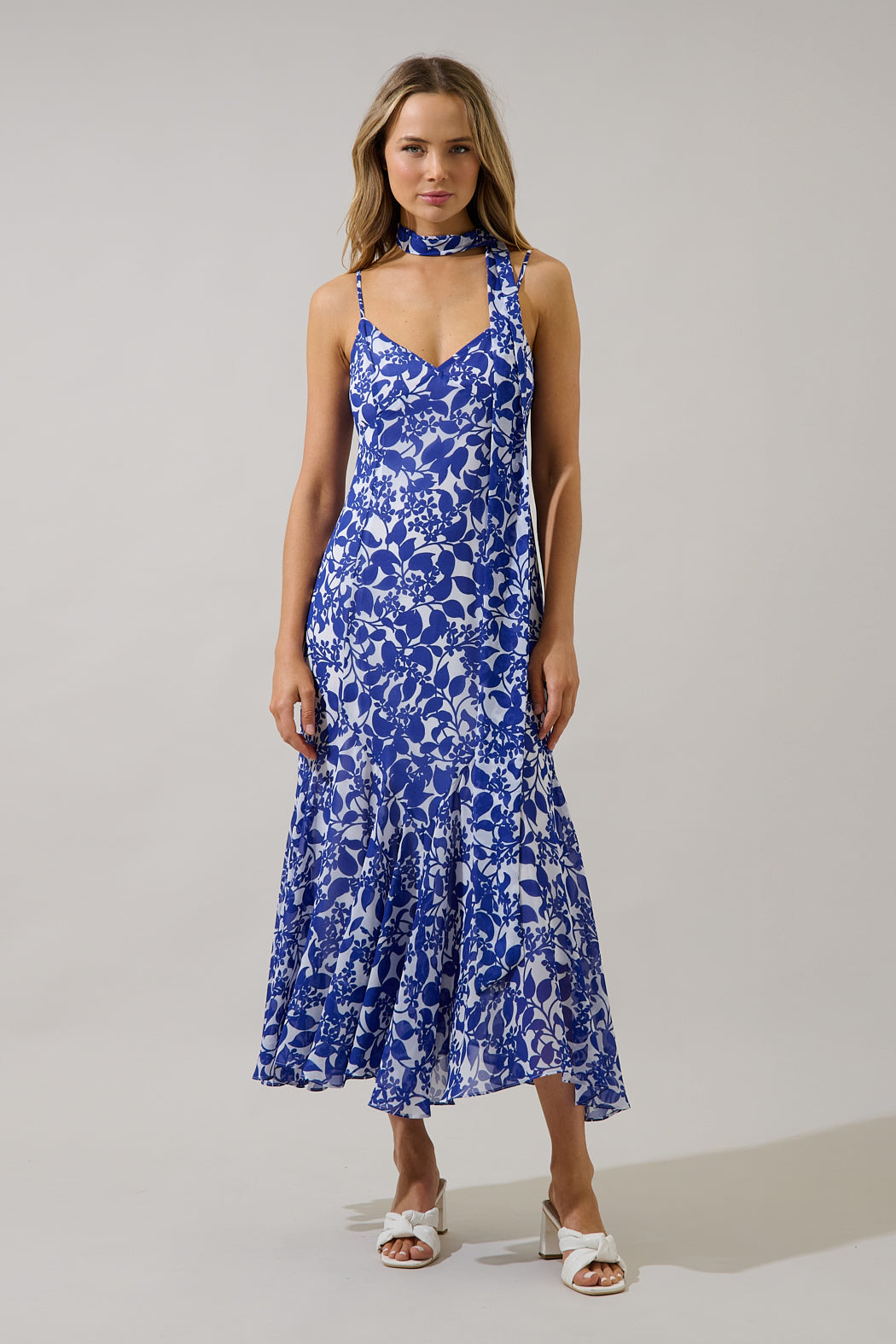 Hagny Pleated Midi Dress Kian Floral OMFORT