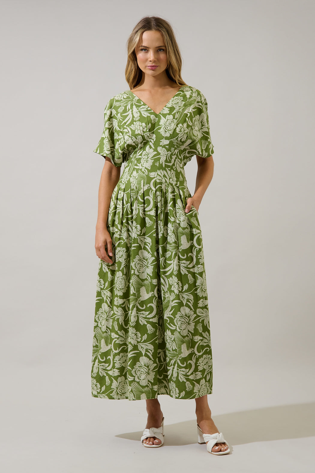 Melda Floral Pleated Midi Dress OMFORT