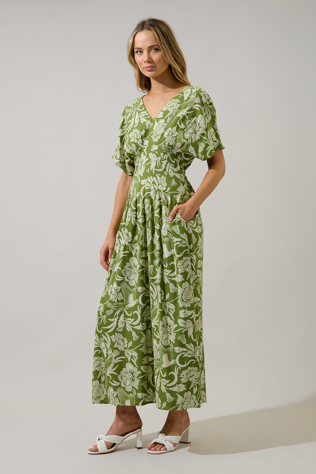 Melda Floral Pleated Midi Dress OMFORT