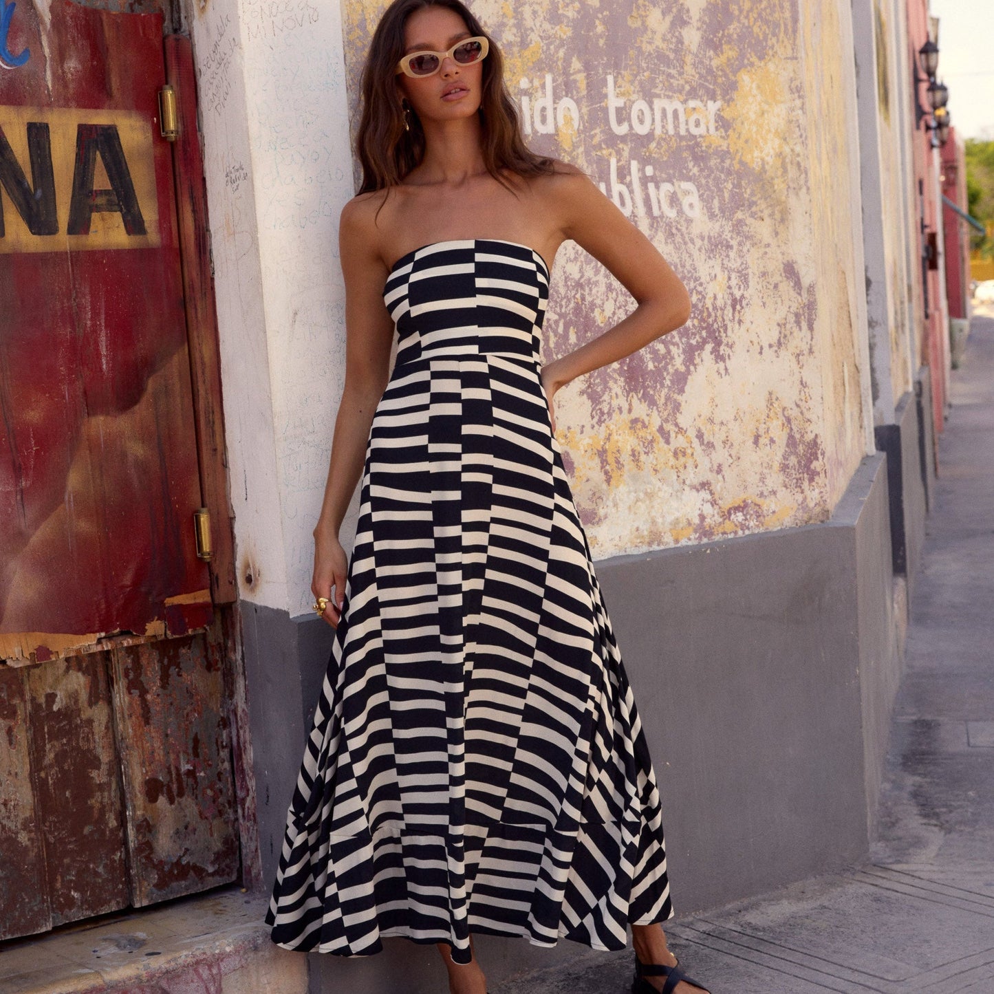 Solana Dress In Pomelo OMFORT