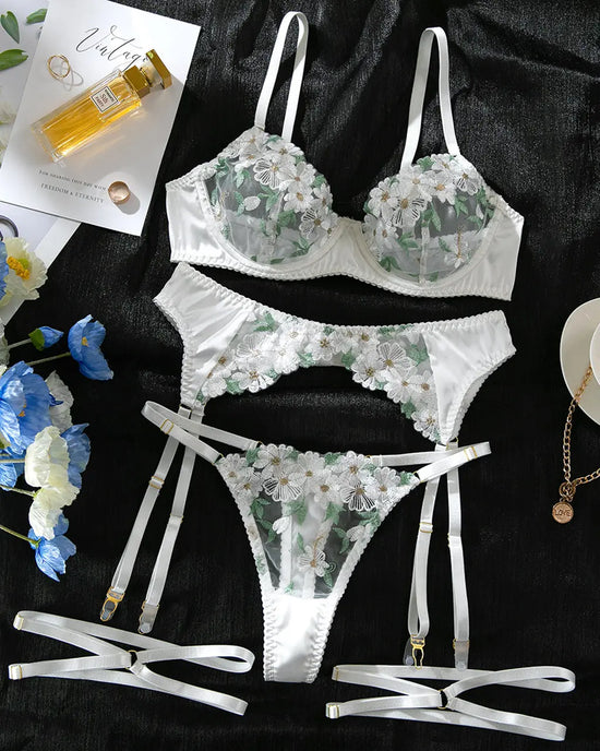 Floral Embroidered 4 Pcs Lingerie Set - OMFORT