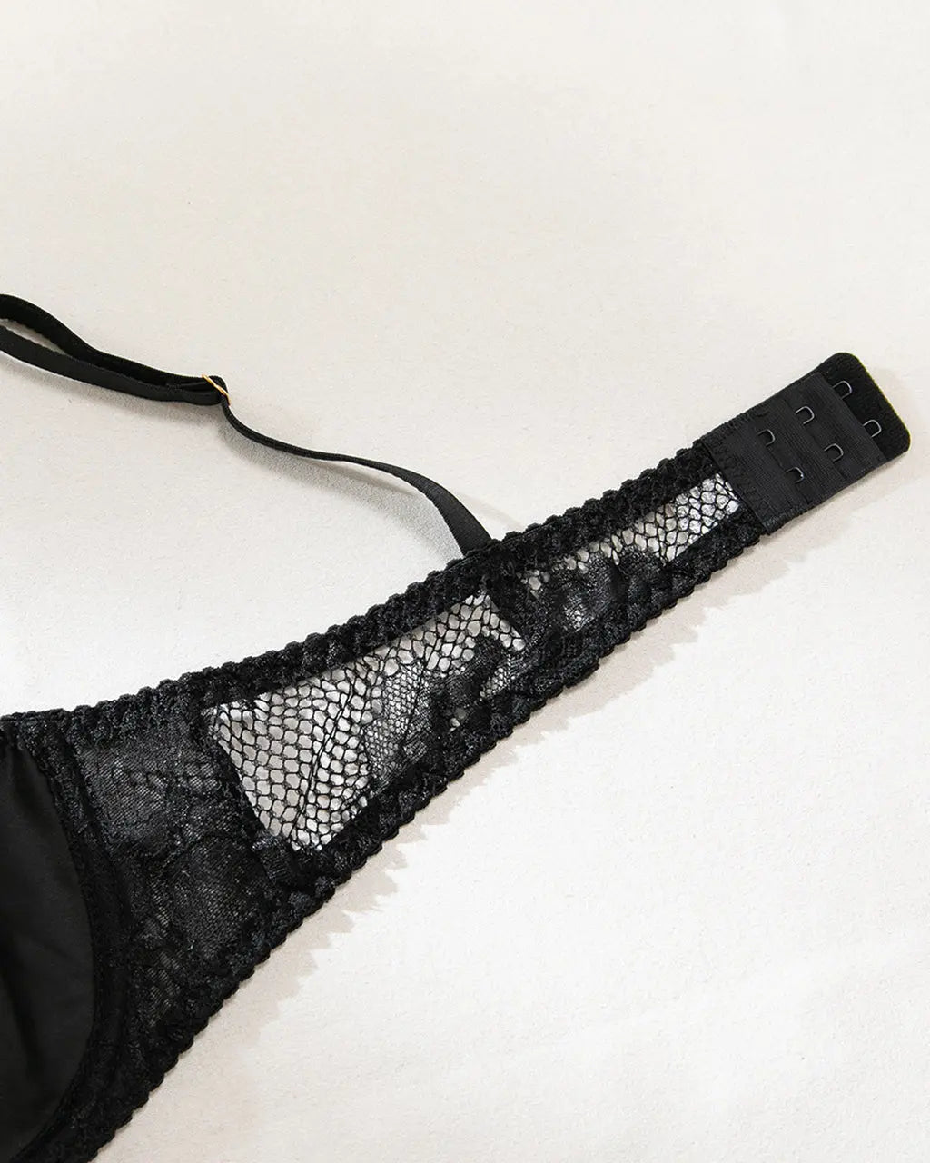 Elegance Lace Sexy 4 Pcs Lingerie Set OMFORT