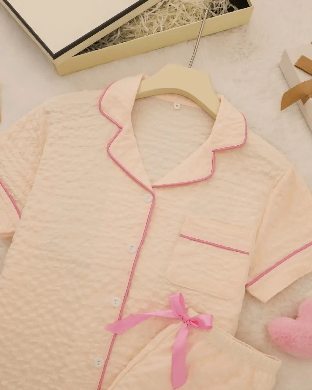 Solid Pink Trim Decorated Short Sleeve Pajama Set OMFORT