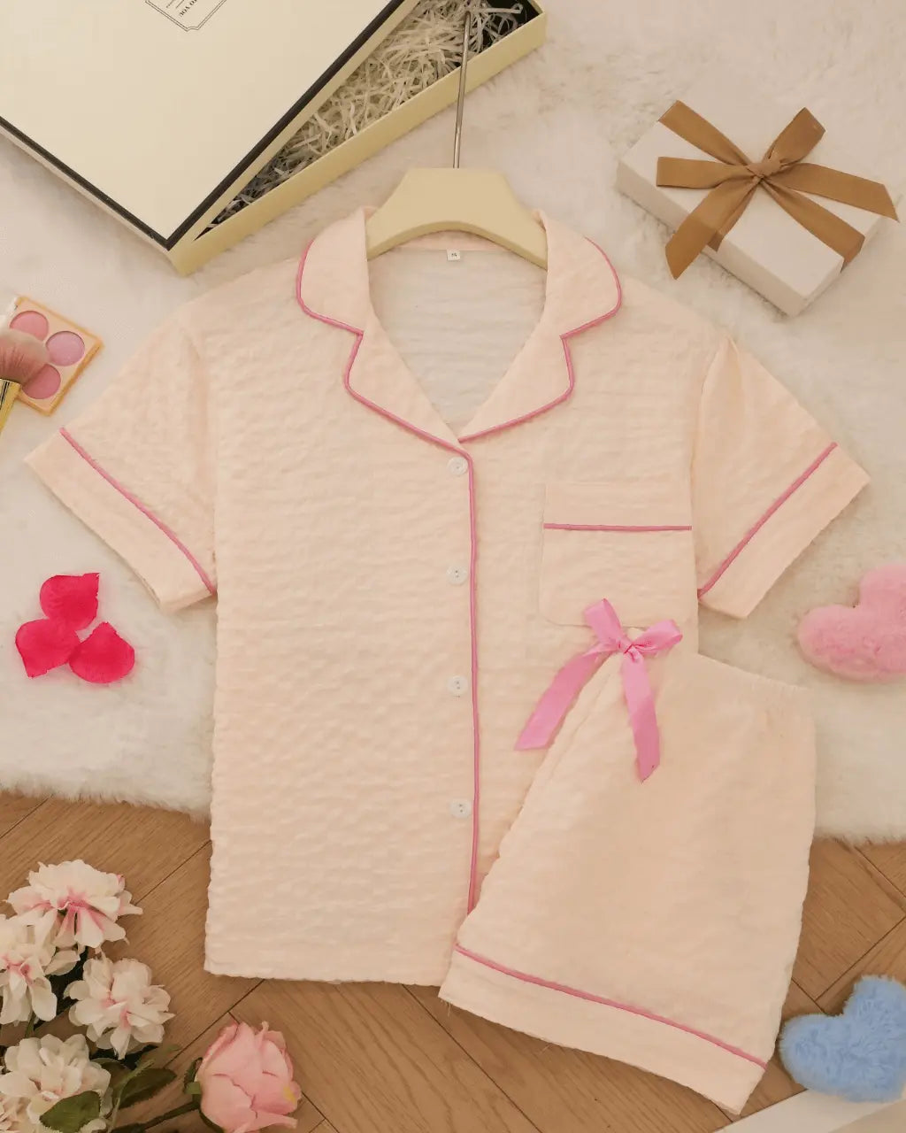 Solid Pink Trim Decorated Short Sleeve Pajama Set OMFORT