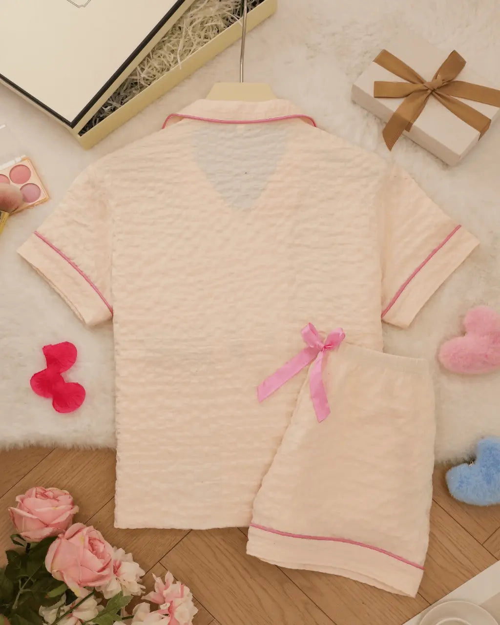 Solid Pink Trim Decorated Short Sleeve Pajama Set OMFORT