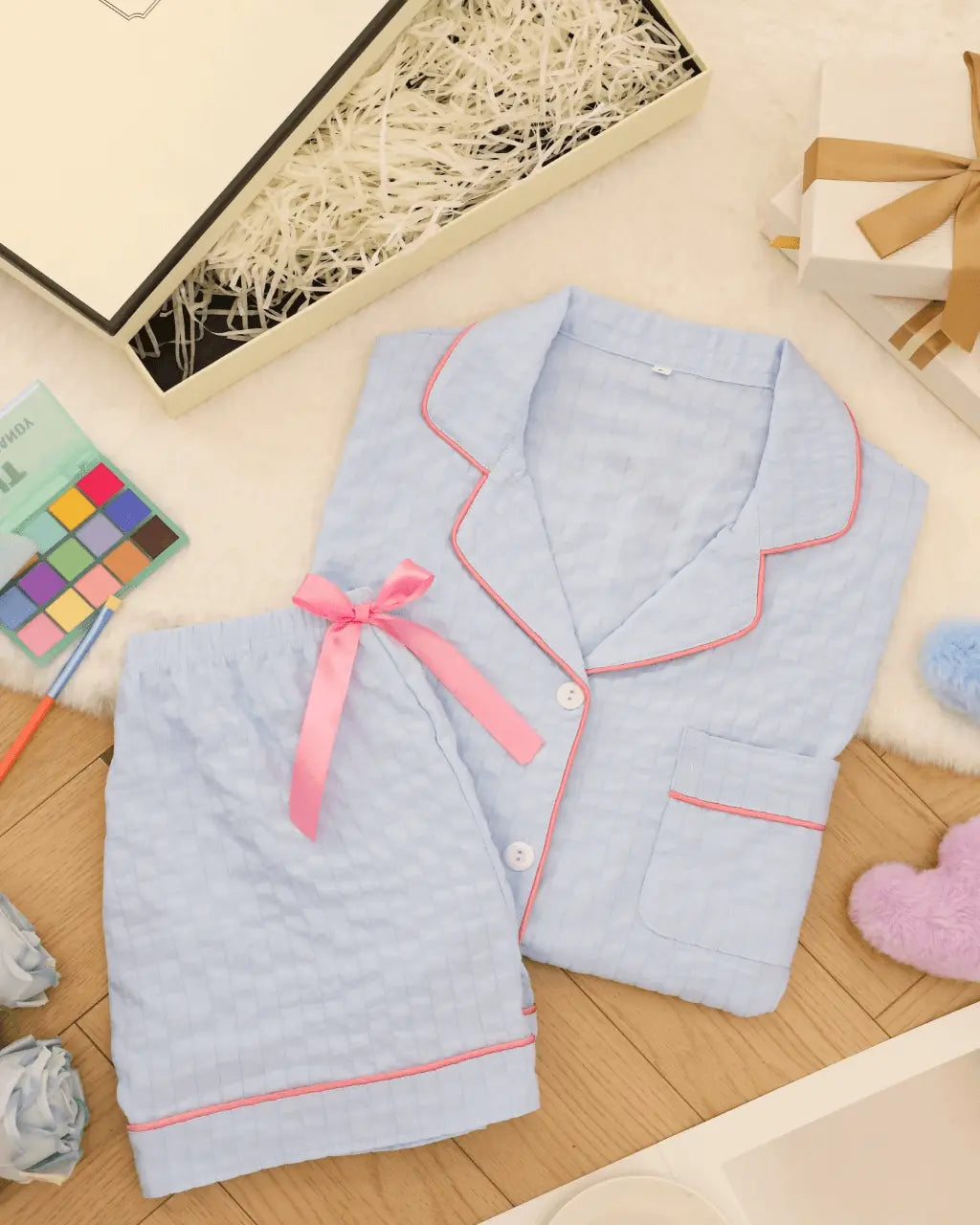 Solid Pink Trim Decorated Short Sleeve Pajama Set OMFORT