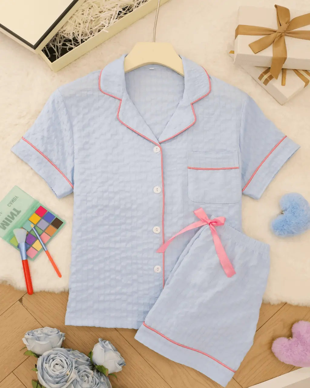 Solid Pink Trim Decorated Short Sleeve Pajama Set OMFORT