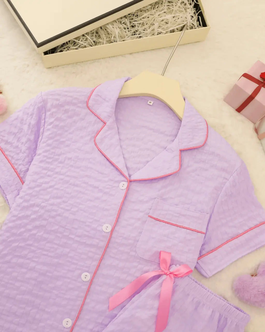 Solid Pink Trim Decorated Short Sleeve Pajama Set OMFORT