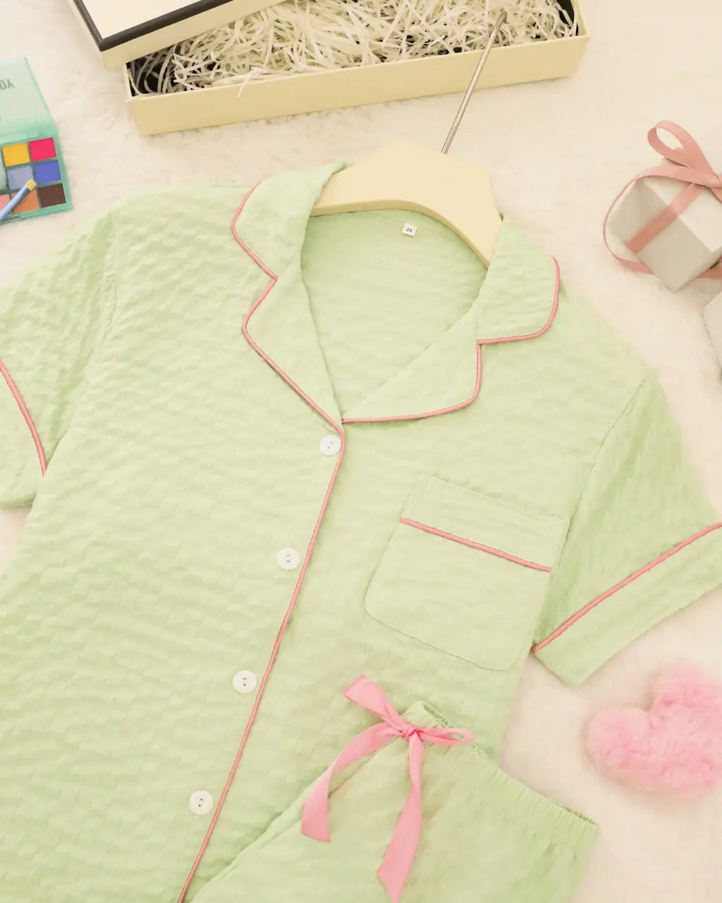 Solid Pink Trim Decorated Short Sleeve Pajama Set OMFORT