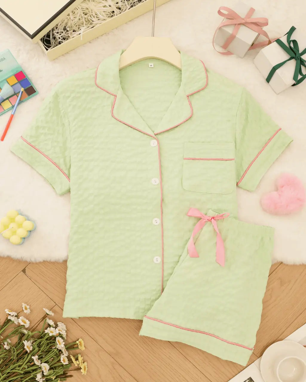 Solid Pink Trim Decorated Short Sleeve Pajama Set OMFORT