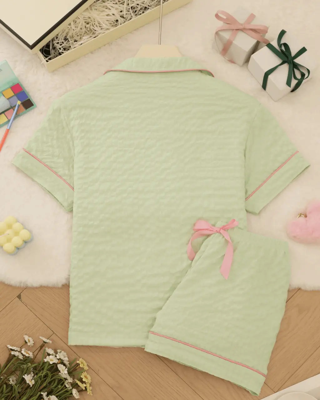 Solid Pink Trim Decorated Short Sleeve Pajama Set OMFORT