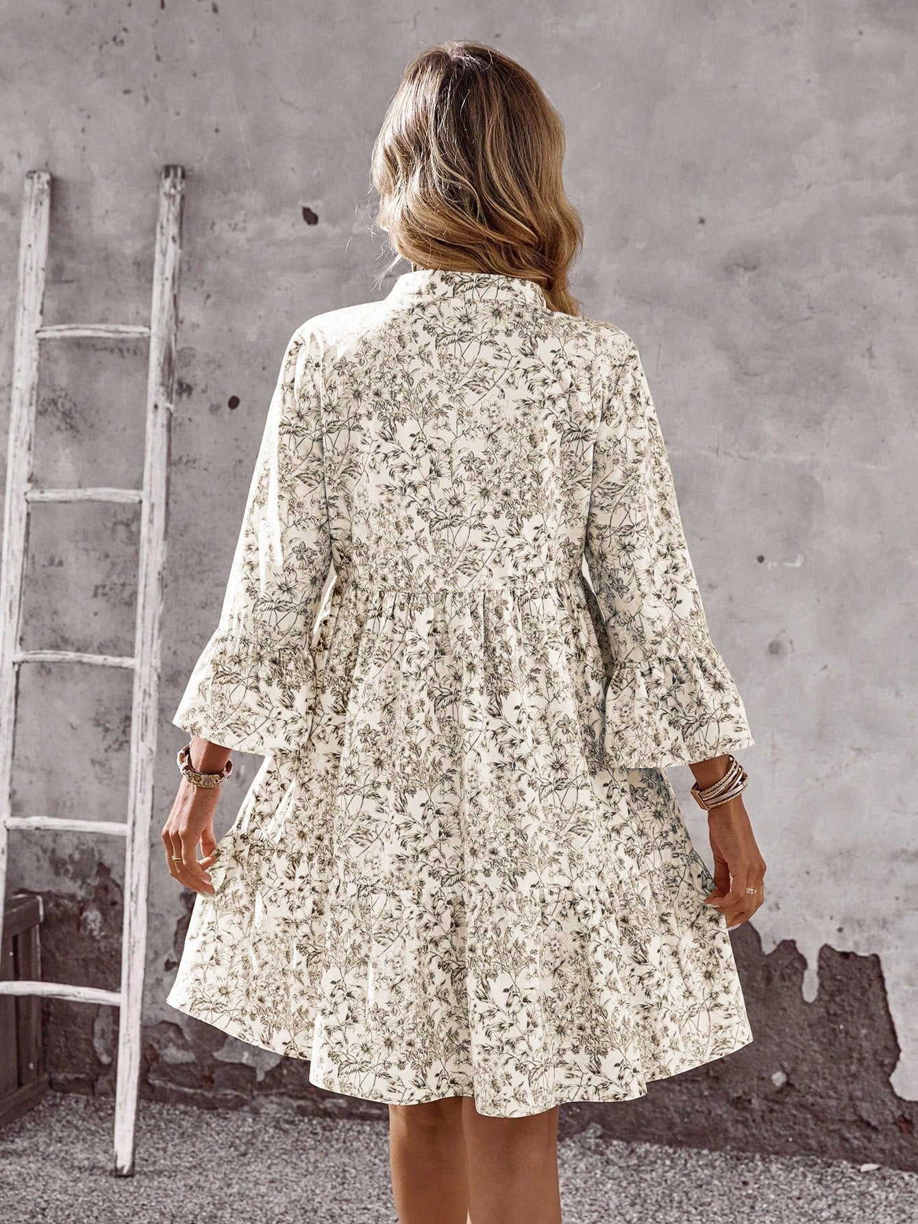 Casual Boho Vacation V-Neck Floral Print Mini Dress OMFORT