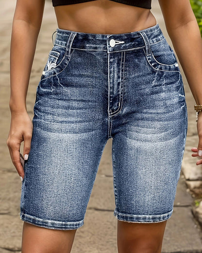 Embroidered Detail Flap Pocket Retro Style Denim Shorts OMFORT